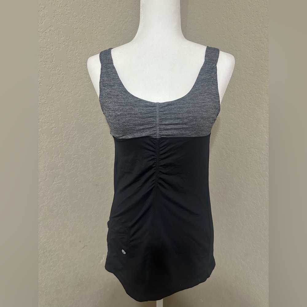 Lululemon Tank Top Ruched Back with gray straps size 6